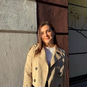 Moni, Babysitter in Madrid