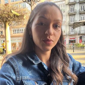Thaisy, Babysitter in Santander