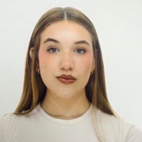 Natalia, Niñera o canguro en Lardero