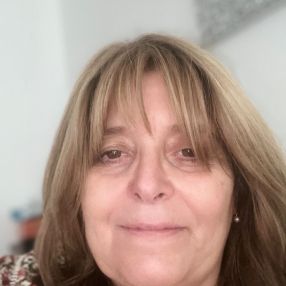 ANA, Babysitter in Sigüeiro