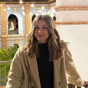 Alba, Babysitter in El Grau de Moncofa