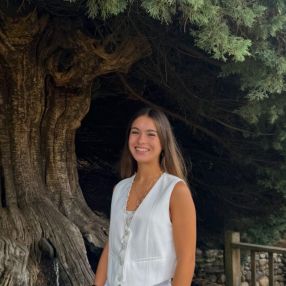 Aitana, Niñera o canguro en Tuy