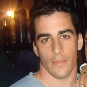 Adrián, Familia en Gijón