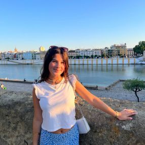 Nuria, Babysitter in L'Eliana