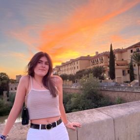 Paula, Niñera o canguro en Torredonjimeno