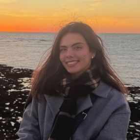 Adriana, Niñera o canguro en Puerto Real