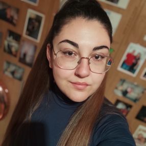Zahira, Niñera o canguro en Arévalo