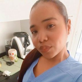 Nathalia, Babysitter in Cobeña