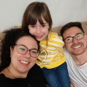 Sara, Family in Navalagamella