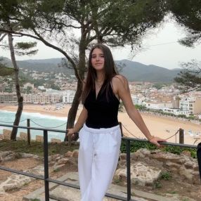 Laura, Niñera o canguro en Sant Vicenç de Torelló