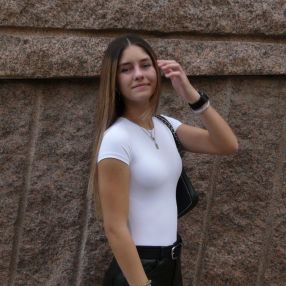 Victoria, Niñera o canguro en Ogíjares