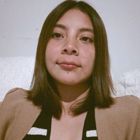 Daisy, Niñera o canguro en Chiva