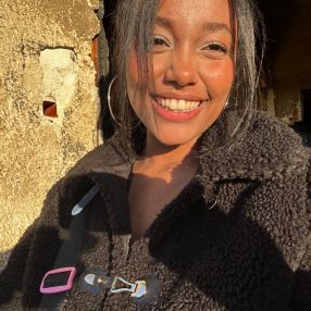 OLIVIA, Babysitter in Alalpardo