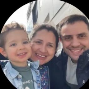 Andrés, Familia en Girona
