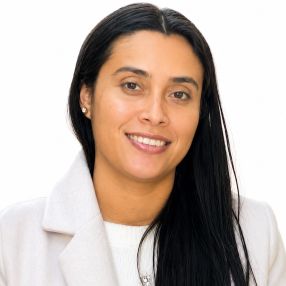 Jenny Patricia, Niñera o canguro en Parla