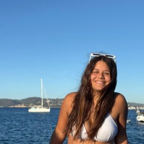 Valentina, Niñera o canguro en San Antonio Abad