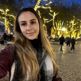 Ana, Niñera o canguro en Avilés