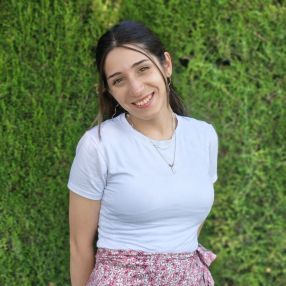 Alba, Babysitter in Gelida