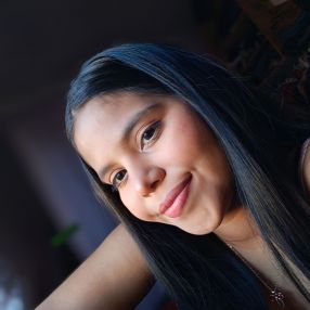 Elvia, Niñera o canguro en Vallirana
