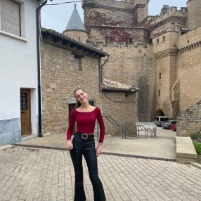 Monica, Niñera o canguro en Olite