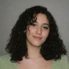 Fernanda, Niñera o canguro en Ordes