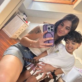 Yania, Familia en Arteixo
