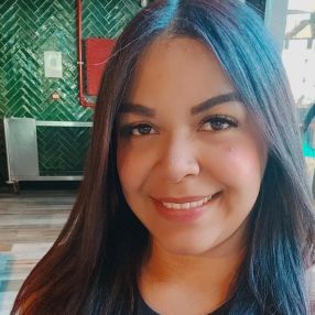 Daniela, Niñera o canguro en Los Silos