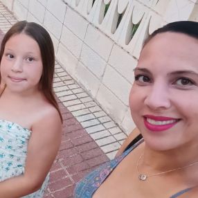 Leticia, Familia en Elda