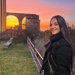 Esther, Niñera o canguro en Villanueva del Río y Minas