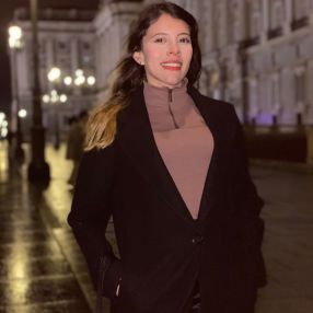 Yheschua, Niñera o canguro en Maqueda