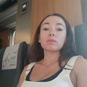Yura, Niñera o canguro en La Bañeza
