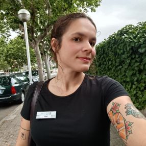 Ivis, Niñera o canguro en Salou