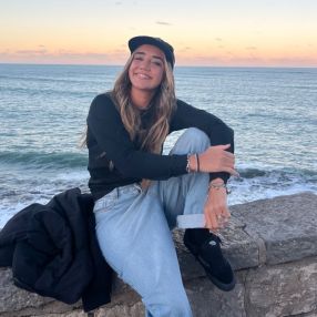 Ches, Babysitter in Málaga