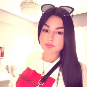 Zaira, Babysitter in Ortuella