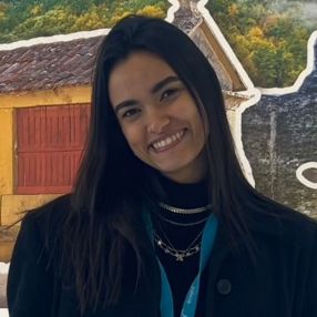 Ananda, Babysitter in Ferrol