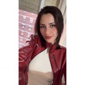 Karen, Niñera o canguro en Vinaròs