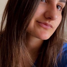 Laura, Niñera o canguro en Sant Vicenç dels Horts