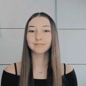 Silvia, Niñera o canguro en Olivella