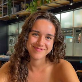 Neus, Babysitter in Torrelles de Llobregat