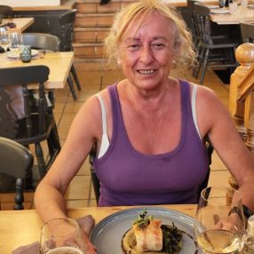 Puri, Babysitter in Palau-solità i Plegamans