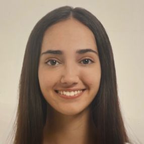 Daniela, Niñera o canguro en Santa María del Águila