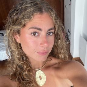 Lucia, Niñera o canguro en las matas