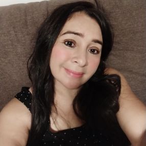 Fatima, Niñera o canguro en Monzón