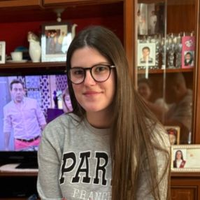 Laura, Babysitter in El Coronil