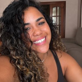 Karoline, Niñera o canguro en Santoña
