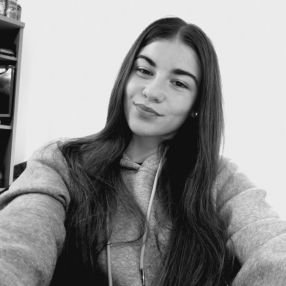 Daniela, Niñera o canguro en Llanera