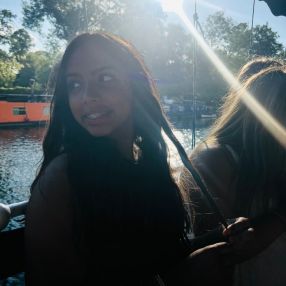 Charlotte, Niñera o canguro en Benahavís