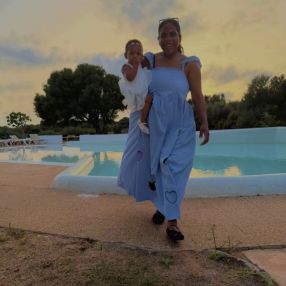 Giomara Melany, Familia en L'Hospitalet de Llobregat