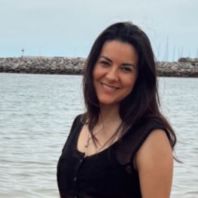 Elida, Babysitter in Mieres