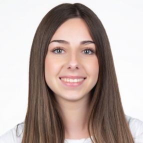 Paula, Babysitter in La Canonja